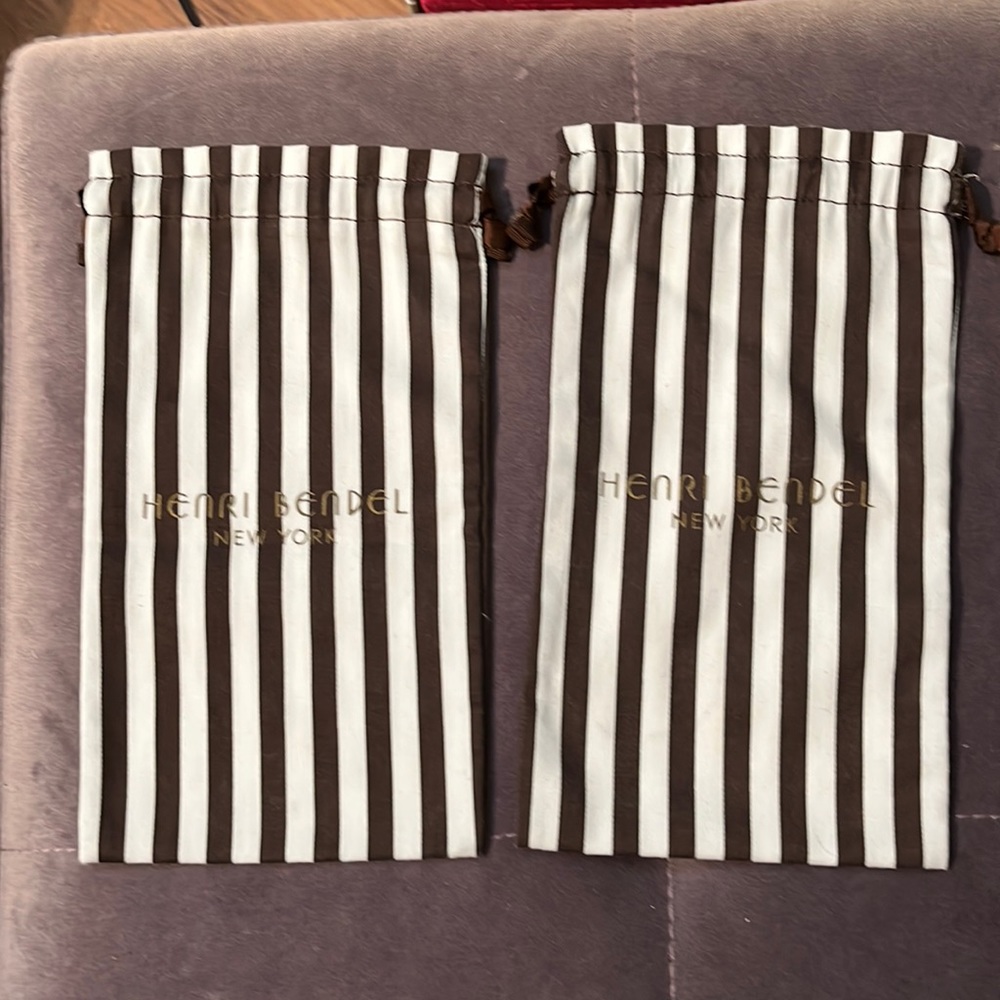 Henri bendel pouches x2